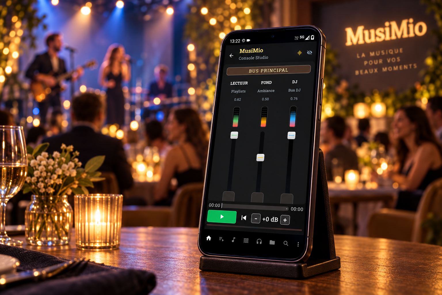 Ambiance de soirée avec MusiMio affichant le bus Fond sonore sur smartphone